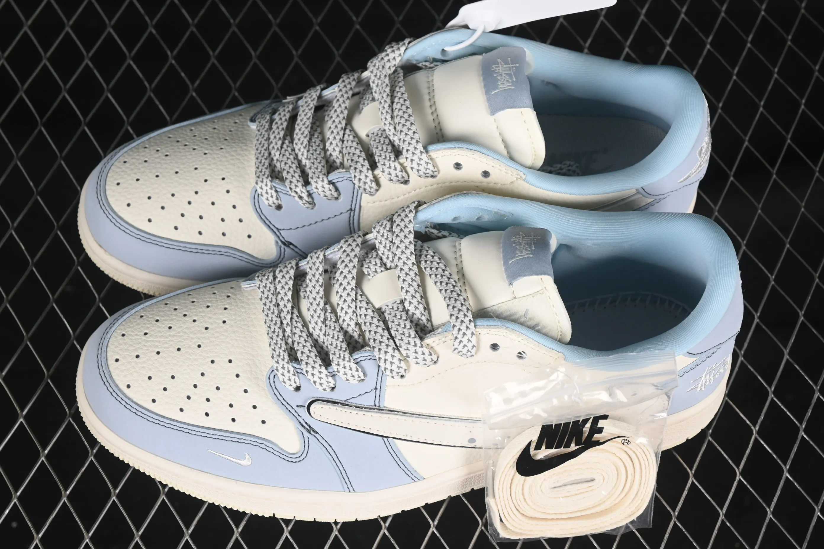 All Categories Air Jordan Jordan Series Basketball Shoes Air Jordan 1 Low High-end Customized Low-top Shoes Travis Scott x Fragment Design x Air Jordan 1 Low OG SP AJ1 Joe 1 Stussi Joint Light Blue Splash Low-top Cultural Casual Shoes ZH2598-249